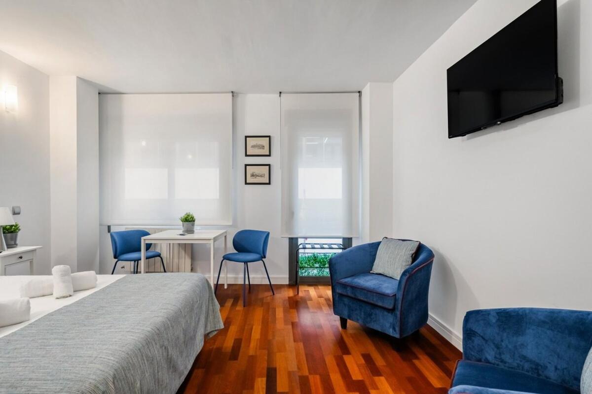 Apartment With Parking - 1b *